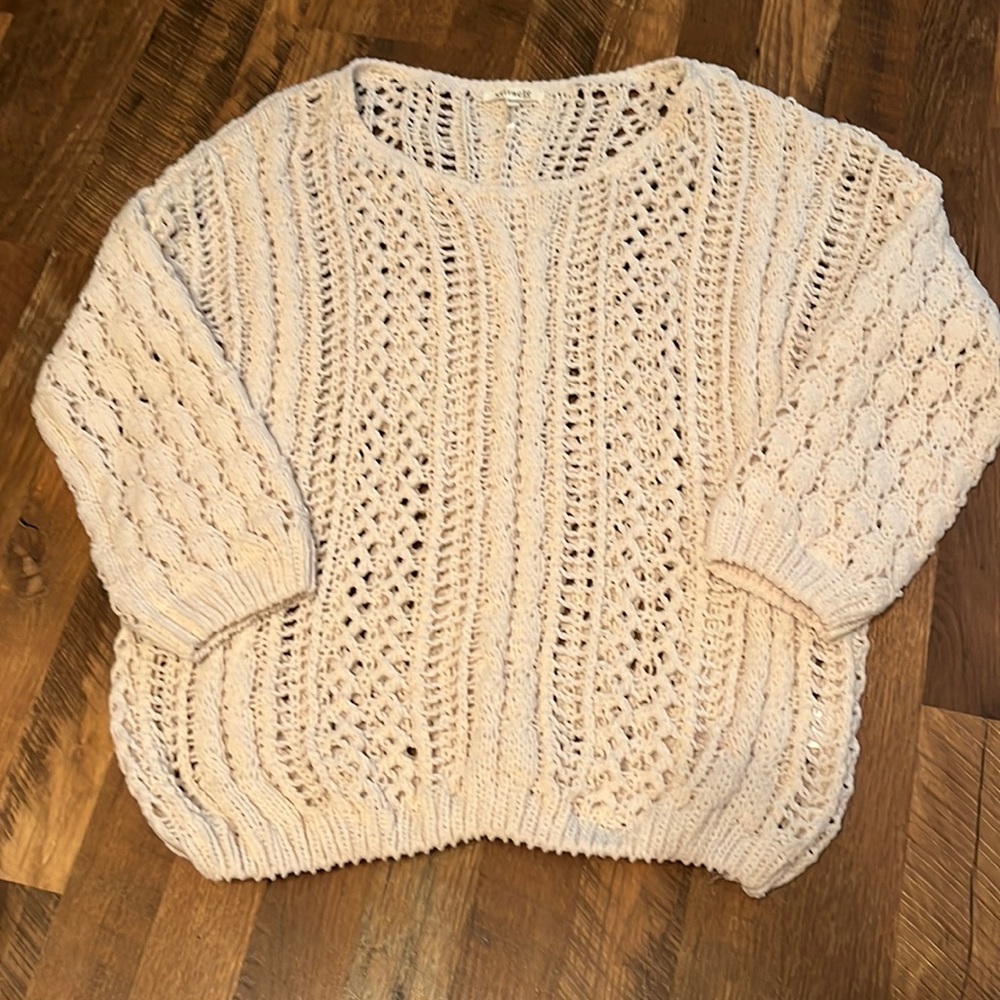 Miracle Sweater Size S/M~Very Soft and Excellent Condtion